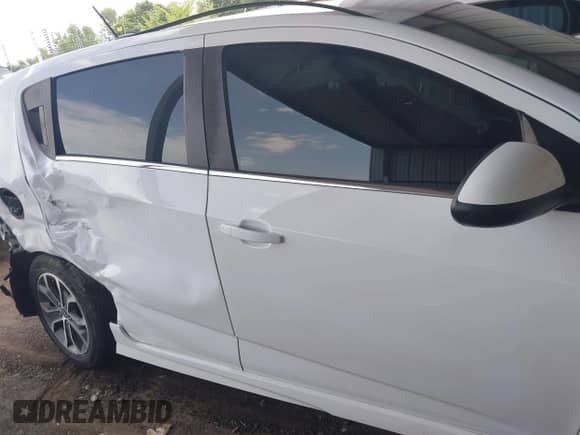 2019 Chevrolet Sonic LT с VIN 1G1JD6SBXK4110519, выставлен на аукционе IAAI как лот 42719802 с пробегом 39 106 миль миль и . История ставок и продаж доступна на DreamBid. Изображение 14.