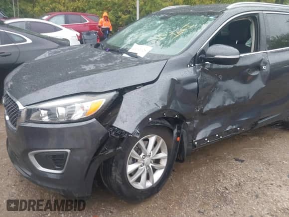 2016 Kia Sorento L with VIN 5XYPG4A32GG047755, listed as a IAAI auction lot 43262026 with 166,040 mi miles and . Bid and sale history available at DreamBid. Image 6.