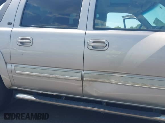2005 Chevrolet Avalanche Z71 with VIN 3GNEK12Z95G275104, listed as a IAAI auction lot 42871615 with 196,355 mi miles and . Bid and sale history available at DreamBid. Image 6.