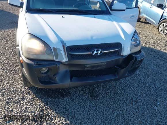 2007 Hyundai Tucson SE with VIN KM8JN72D97U633108, listed as a IAAI auction lot 43292497 with 179,526 mi miles and . Bid and sale history available at DreamBid. Image 6.