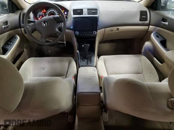 2003 Honda Accord LX z VIN 1HGCM56443A816895, wystawiony jako Copart lot #60211995 z przebiegiem 268 839 mil mil oraz Czysty tytuł • Clean title. Historia ofert i sprzedaży dostępna na DreamBid. Obrazek 8.