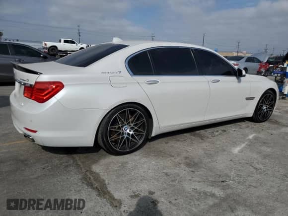 2011 BMW 7 Series с VIN WBAKX8C59BC198053, выставлен на аукционе Copart как лот 61238865 с пробегом 97 274 миль миль и Чистый • Clean title. История ставок и продаж доступна на DreamBid. Изображение 3.