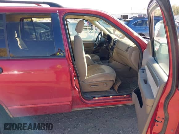 2004 Ford Explorer XLT с VIN 1FMZU73K34ZB20017, выставлен на аукционе IAAI как лот 43408741 с пробегом Не указан миль и . История ставок и продаж доступна на DreamBid. Изображение 5.
