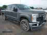 2025 Ford F-250 XL z VIN 1FT7W2BT6SEC33936, wystawiony jako IAAI lot #42483323 z przebiegiem 14 277 mil mil oraz . Historia ofert i sprzedaży dostępna na DreamBid. Obrazek 1.