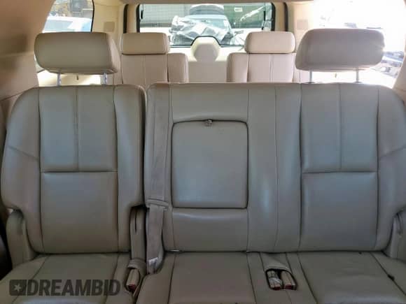 2007 Chevrolet Suburban LS с VIN 1GNFC16J47R248109, выставлен на аукционе Copart как лот 65605015 с пробегом Не указан миль и Списание • Salvage title. История ставок и продаж доступна на DreamBid. Изображение 10.