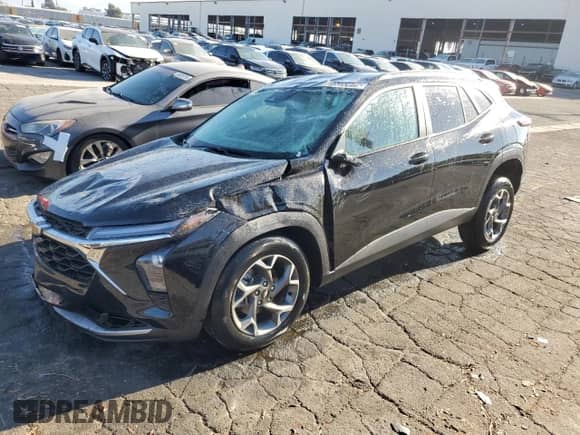 2025 Chevrolet Trax LT with VIN KL77LHEPXSC245445, listed as a Copart auction lot 70037675 with 7,159 mi miles and Salvage title. Bid and sale history available at DreamBid. Image 1.