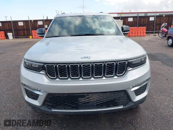 2024 Jeep Grand Cherokee with VIN 1C4RJYB69RC120525, listed as a IAAI auction lot 43249084 with Not provided miles and . Bid and sale history available at DreamBid. Image 12.