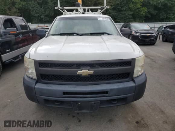 2010 Chevrolet Silverado 1500 1HY z VIN 3GCXCUEJXAG272518, wystawiony jako Copart lot #71201494 z przebiegiem 114 562 mil mil oraz Czysty tytuł • Clean title. Historia ofert i sprzedaży dostępna na DreamBid. Obrazek 5.