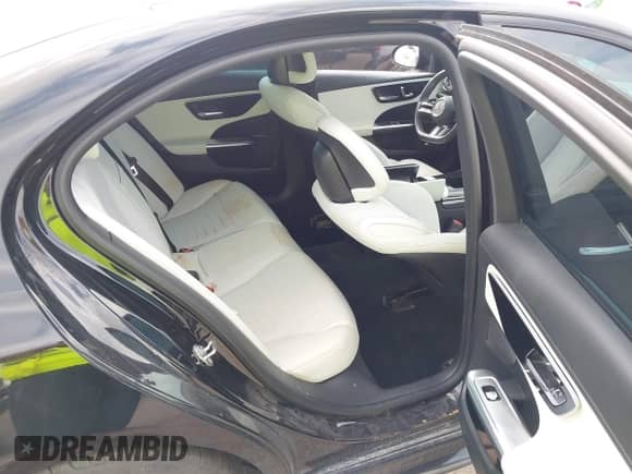 2023 Mercedes-Benz C 300 z VIN W1KAF4GB7PR097128, wystawiony jako IAAI lot #42586565 z przebiegiem Nie podano mil oraz . Historia ofert i sprzedaży dostępna na DreamBid. Obrazek 8.
