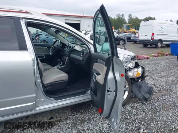 2012 Chevrolet Captiva Sport LTZ with VIN 3GNFL4E50CS625743, listed as a IAAI auction lot 42923554 with 189,574 mi miles and . Bid and sale history available at DreamBid. Image 5.