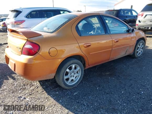 2005 Dodge Neon SXT z VIN 1B3ES56C75D264803, wystawiony jako IAAI lot #41688260 z przebiegiem 104 336 mil mil oraz . Historia ofert i sprzedaży dostępna na DreamBid. Obrazek 4.
