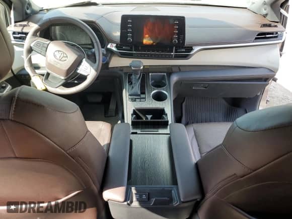 2022 Toyota Sienna Platinum с VIN 5TDERKECXNS117289, выставлен на аукционе Copart как лот 53491924 с пробегом 7 675 миль миль и Списание • Salvage title. История ставок и продаж доступна на DreamBid. Изображение 8.