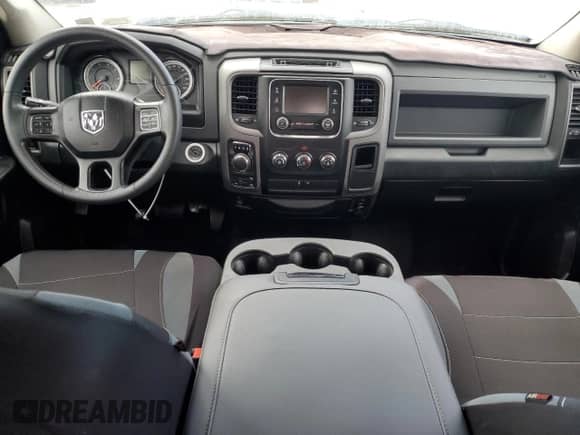 2018 Ram 1500 Express z VIN 1C6RR7FG4JS327329, wystawiony jako Copart lot #67219355 z przebiegiem 156 204 mil mil oraz Szkoda całkowita • Salvage title. Historia ofert i sprzedaży dostępna na DreamBid. Obrazek 8.