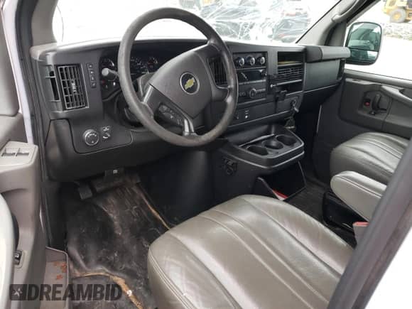 2015 Chevrolet City Express Cargo z VIN 1GCWGGCGXF1267902, wystawiony jako Copart lot #88237865 z przebiegiem 241 830 mil mil oraz Szkoda całkowita • Salvage title. Historia ofert i sprzedaży dostępna na DreamBid. Obrazek 8.