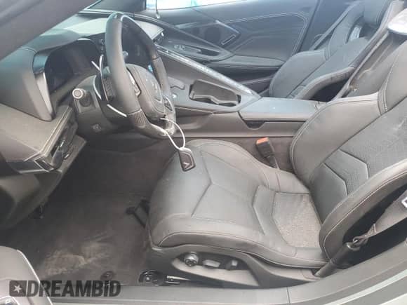 2023 Chevrolet Corvette 3LZ с VIN 1G1YF3D38P5603002, выставлен на аукционе Copart как лот 68337645 с пробегом 4 100 миль миль и Списание • Salvage title. История ставок и продаж доступна на DreamBid. Изображение 7.