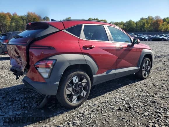 2024 Hyundai Kona SEL z VIN KM8HCCAB6RU104750, wystawiony jako Copart lot #82209495 z przebiegiem 11 421 mil mil oraz Szkoda całkowita • Salvage title. Historia ofert i sprzedaży dostępna na DreamBid. Obrazek 3.