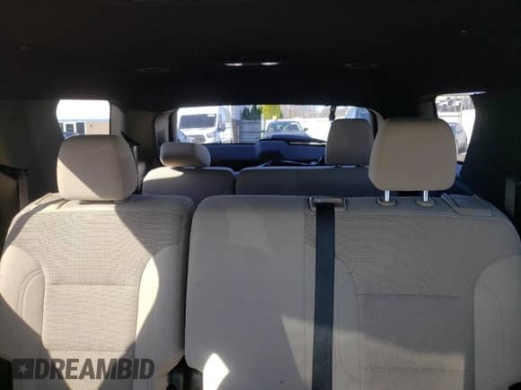 2022 Chevrolet Traverse LS z VIN 1GNEVFKW5NJ120168, wystawiony jako Copart lot #50798015 z przebiegiem 45 373 mil mil oraz Szkoda całkowita • Salvage title. Historia ofert i sprzedaży dostępna na DreamBid. Obrazek 10.