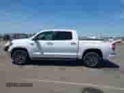 2019 Toyota Tundra SR5 с VIN 5TFAY5F1XKX777791, выставлен на аукционе IAAI как лот 42247734 с пробегом 154 490 миль миль и . История ставок и продаж доступна на DreamBid. Изображение 14.