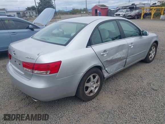 2006 Hyundai Sonata GLS z VIN 5NPEU46F16H037115, wystawiony jako IAAI lot #42852552 z przebiegiem 95 173 mil mil oraz . Historia ofert i sprzedaży dostępna na DreamBid. Obrazek 4.