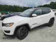 2021 Jeep Compass Latitude z VIN 3C4NJCBB1MT508005, wystawiony jako Copart lot #70726395 z przebiegiem 39 855 mil mil oraz Szkoda całkowita • Salvage title. Historia ofert i sprzedaży dostępna na DreamBid. Obrazek 1.