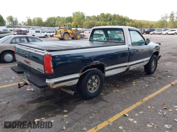 1989 GMC Sierra 1500 with VIN 1GTDK14K4KE543029, listed as a IAAI auction lot 43346336 with 218,934 mi miles and . Bid and sale history available at DreamBid. Image 4.