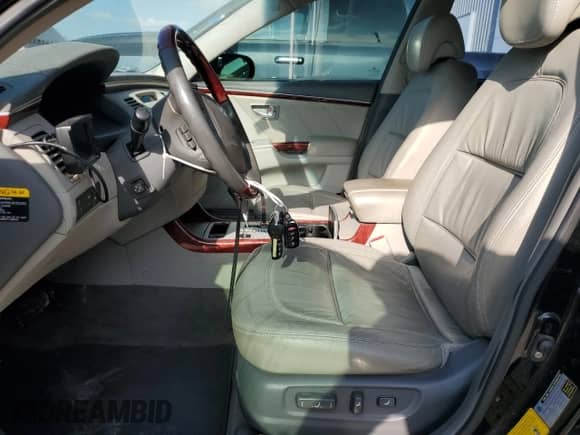 2008 Hyundai Azera Limited с VIN KMHFC46F18A310096, выставлен на аукционе Copart как лот 84622264 с пробегом 65 139 миль миль и На запчасти • Non repairable. История ставок и продаж доступна на DreamBid. Изображение 7.