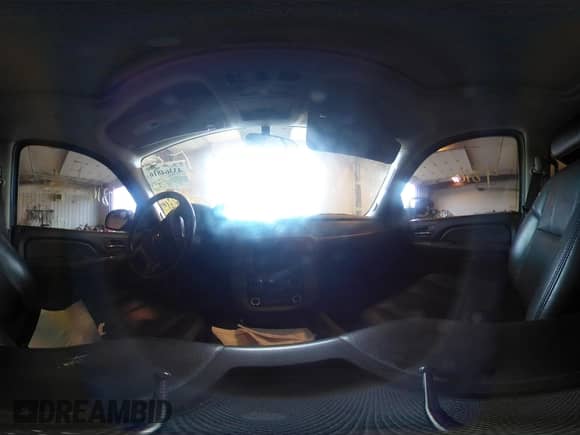 2009 Chevrolet Suburban 2LT z VIN 1GNFK26369R240705, wystawiony jako IAAI lot #43364816 z przebiegiem Nie podano mil oraz . Historia ofert i sprzedaży dostępna na DreamBid. Obrazek 17.