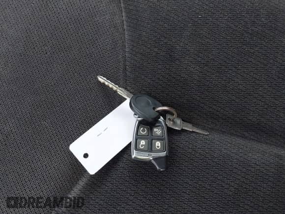 2005 GMC Sierra 1500 SLE с VIN 2GTEC19T251313708, выставлен на аукционе IAAI как лот 41949348 с пробегом 161 920 миль миль и . История ставок и продаж доступна на DreamBid. Изображение 11.