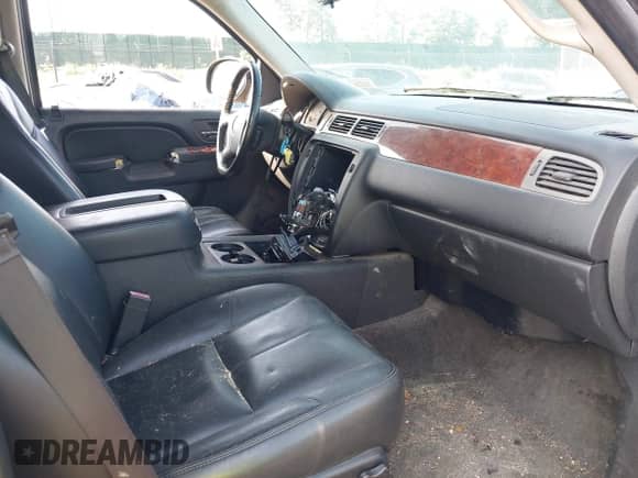 2013 Chevrolet Tahoe LT с VIN 1GNSKBE02DR156282, выставлен на аукционе IAAI как лот 42934730 с пробегом 129 502 миль миль и . История ставок и продаж доступна на DreamBid. Изображение 5.