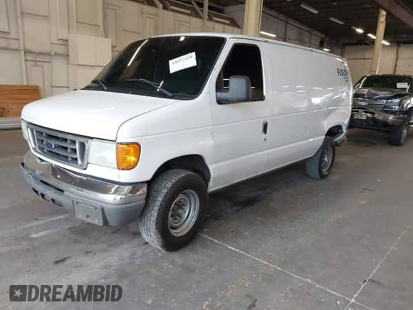 2004 Ford Econoline Cargo z VIN 1FTSE34L44HA97405, wystawiony jako IAAI lot #43077329 z przebiegiem 250 696 mil mil oraz . Historia ofert i sprzedaży dostępna na DreamBid. Obrazek 2.