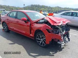 2019 Volvo S60 Momentum с VIN 7JR102FK8KG010019, выставлен на аукционе IAAI как лот 42011421 с пробегом 58 522 миль миль и . История ставок и продаж доступна на DreamBid. Изображение 1.