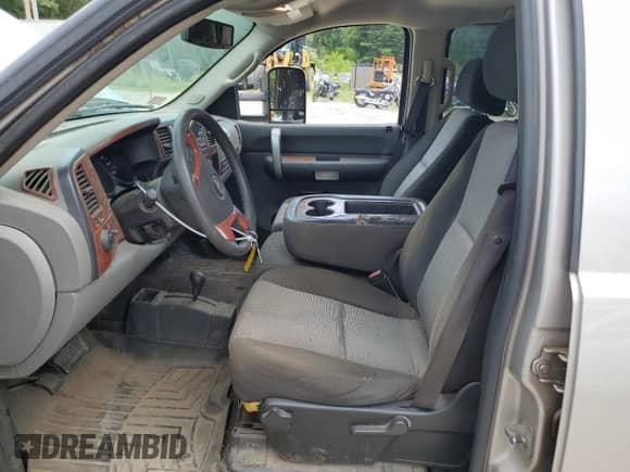 2008 Chevrolet Silverado 1500 LS with VIN 2GCEK13C581319339, listed as a Copart auction lot 90926335 with 164,626 mi miles and Non repairable. Bid and sale history available at DreamBid. Image 7.