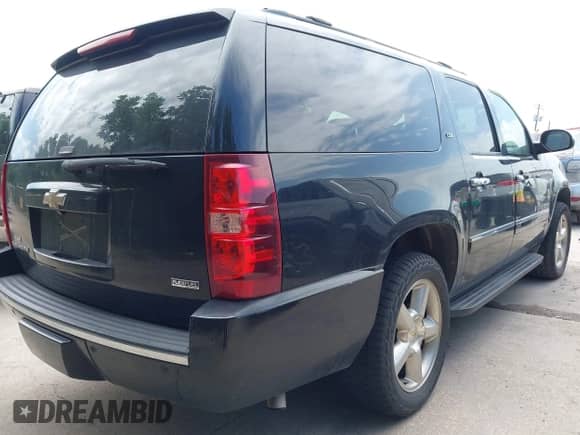 2009 Chevrolet Suburban LTZ с VIN 1GNFC36089J109816, выставлен на аукционе IAAI как лот 42434243 с пробегом 250 263 миль миль и . История ставок и продаж доступна на DreamBid. Изображение 4.