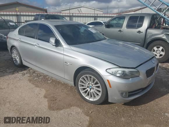2012 BMW 5 Series 535i xDrive с VIN WBAFU7C50CDU63376, выставлен на аукционе IAAI как лот 43482853 с пробегом 151 087 миль миль и . История ставок и продаж доступна на DreamBid. Изображение 1.