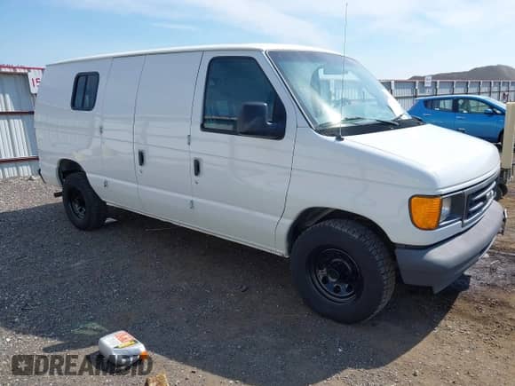 2005 Ford Econoline Cargo with VIN 1FTRE14W25HA02113, listed as a IAAI auction lot 42725718 with 126,456 mi miles and . Bid and sale history available at DreamBid. Image 1.