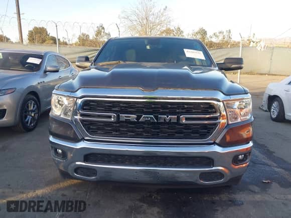 2023 Ram 1500 Big Horn z VIN 1C6RREFG7PN551836, wystawiony jako IAAI lot #41397572 z przebiegiem 18 123 mil mil oraz . Historia ofert i sprzedaży dostępna na DreamBid. Obrazek 12.