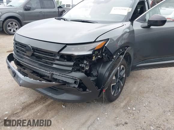 2025 Nissan Kicks SV with VIN 3N8AP6CBXSL335275, listed as a IAAI auction lot 42752990 with 1,440 mi miles and . Bid and sale history available at DreamBid. Image 6.