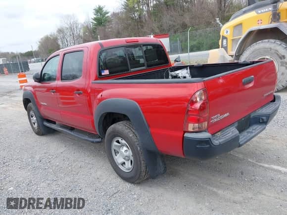 2014 Toyota Tacoma PreRunner z VIN 5TFJX4GN4EX027595, wystawiony jako IAAI lot #41952323 z przebiegiem 112 991 mil mil oraz . Historia ofert i sprzedaży dostępna na DreamBid. Obrazek 3.