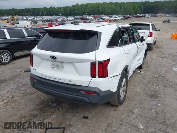 2021 Kia Sorento LX with VIN 5XYRG4LC2MG039981, listed as a IAAI auction lot 42936030 with 90,858 mi miles and . Bid and sale history available at DreamBid. Image 4.