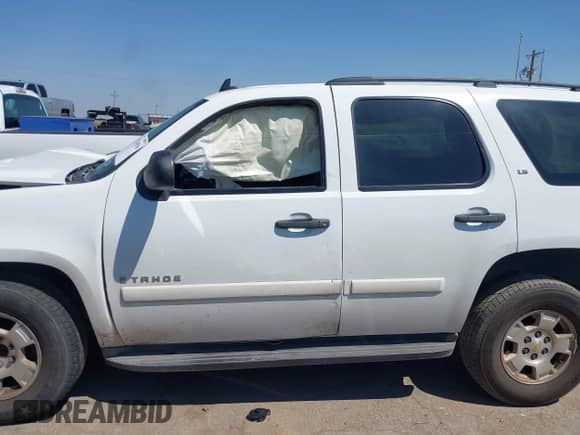 2009 Chevrolet Tahoe LS с VIN 1GNFC13C99R206852, выставлен на аукционе IAAI как лот 43133456 с пробегом 171 316 миль миль и . История ставок и продаж доступна на DreamBid. Изображение 14.