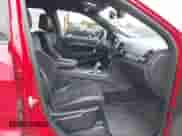 2019 Jeep Grand Cherokee Trailhawk z VIN 1C4RJFLG8KC804743, wystawiony jako IAAI lot #42926686 z przebiegiem 56 300 mil mil oraz . Historia ofert i sprzedaży dostępna na DreamBid. Obrazek 5.