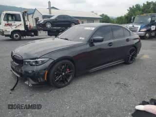 2022 BMW 3 Series M340i z VIN 3MW5U7J0XN8C40541, wystawiony jako Copart lot #67747045 z przebiegiem 43 280 mil mil oraz Szkoda całkowita • Salvage title. Historia ofert i sprzedaży dostępna na DreamBid. Obrazek 1.