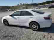 2007 Toyota Camry LE z VIN 4T1BE46K57U536712, wystawiony jako Copart lot #82716155 z przebiegiem 185 159 mil mil oraz Czysty tytuł • Clean title. Historia ofert i sprzedaży dostępna na DreamBid. Obrazek 2.