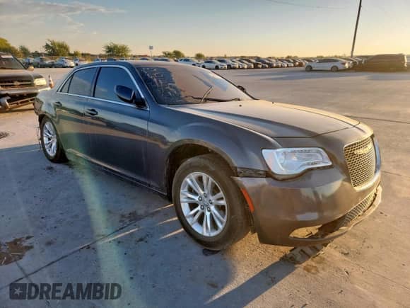 2016 Chrysler 300 Anniversary Edition with VIN 2C3CCAAG8GH295784, listed as a Copart auction lot 86179615 with 112,896 mi miles and Clean title. Bid and sale history available at DreamBid. Image 4.