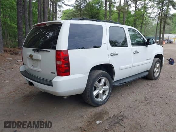 2008 Chevrolet Tahoe 1LT with VIN 1GNFK13038J109815, listed as a IAAI auction lot 42098545 with 202,411 mi miles and . Bid and sale history available at DreamBid. Image 4.