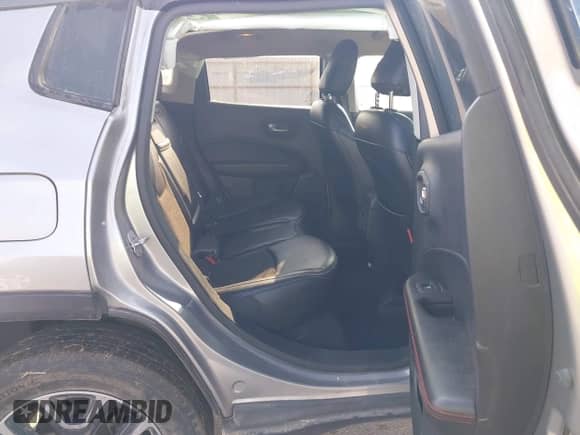 2019 Jeep Compass Trailhawk with VIN 3C4NJDDB2KT722257, listed as a IAAI auction lot 43191333 with 111,975 mi miles and . Bid and sale history available at DreamBid. Image 8.