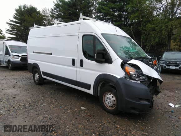 2021 Ram ProMaster Cargo z VIN 3C6LRVDG4ME527924, wystawiony jako IAAI lot #42480600 z przebiegiem 62 806 mil mil oraz . Historia ofert i sprzedaży dostępna na DreamBid. Obrazek 1.