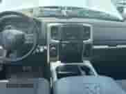 2015 Ram 1500 Outdoorsman z VIN 1C6RR7LM2FS740920, wystawiony jako Copart lot #56540295 z przebiegiem 89 291 mil mil oraz Czysty tytuł • Clean title. Historia ofert i sprzedaży dostępna na DreamBid. Obrazek 9.