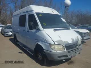 2005 Dodge Sprinter with VIN WD2PD644255717592, listed as a IAAI auction lot 41754515 with 244,046 mi miles and . Bid and sale history available at DreamBid. Image 1.