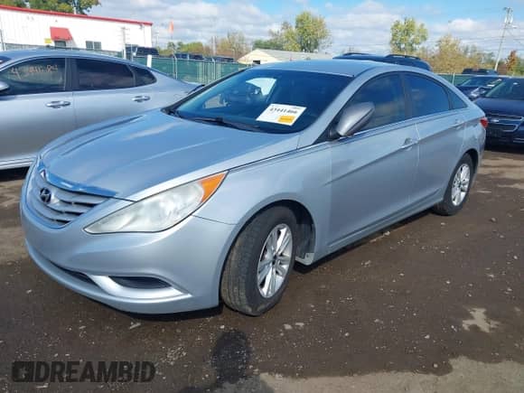 2011 Hyundai Sonata GLS z VIN 5NPEB4AC4BH220909, wystawiony jako IAAI lot #43441466 z przebiegiem 222 035 mil mil oraz . Historia ofert i sprzedaży dostępna na DreamBid. Obrazek 18.